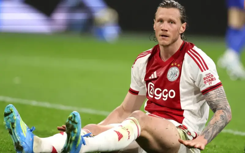 كيف يتفهم غضب مهاجم أياكس ووت فيغهورست ويوضح على الفور السبب